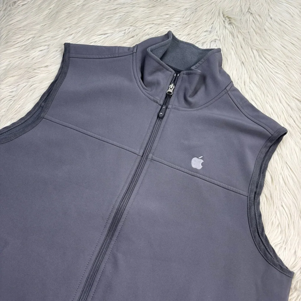 Fossa zip front